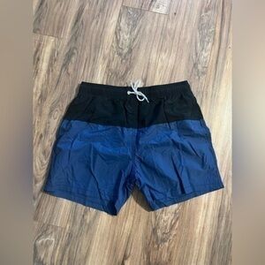 Men’s swimming trunks, size large